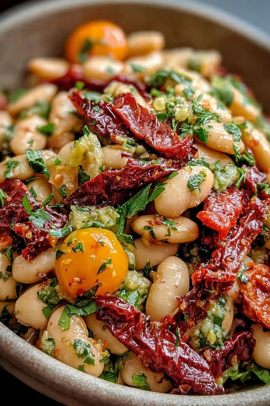 Marinierter getrockneter Tomaten-Bohnen-Salat image 2