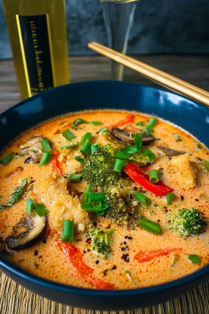 Rote Thai-Curry-Kokosnusssuppe image 2