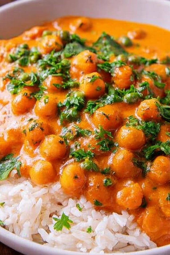 Veganes Kartoffelcurry mit Spinat und Erbsen image 2